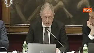 Urso: "Per la produzione di auto interlocuzione anche con Tesla"