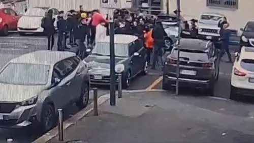 Assalto anarchico alla polizia a Torino