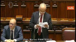 Informativa Piantedosi alla Camera, mormorii in Aula quando parla dell'aumento delle identificazioni