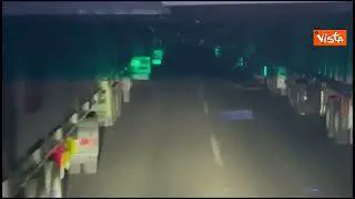 La fila di camion di aiuti umanitari prima del valico di Rafah