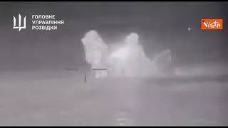 Due droni marini ucraini colpiscono il pattugliatore russo Sergiy Kotov, ecco il video