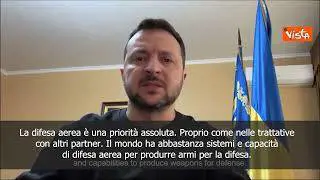 Zelensky: Difesa aerea è una priorità. Servono armi per salvare vite