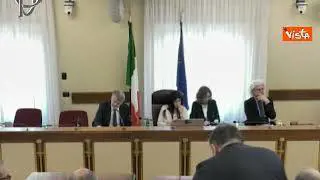 Audizione Cantone in Commissione Antimafia, da un microfono da remoto si sente un "Ah"