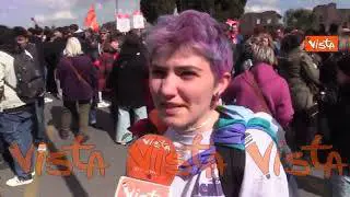 Corteo per l'8 marzo al Circo Massimo, la voce dei manifestanti: "Un giorno di lotta non di festa"