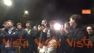 Regionali Abruzzo, Marsilio avanti negli exit poll. L'applauso davanti al comitato di Pescara