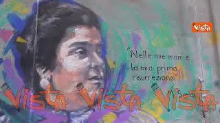 Da Rita Levi Montalcini a Frida Kahlo, ecco i murales del "Vicolo delle donne" a Napoli