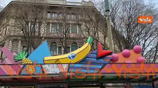 Una banana gigante a due passi dal Castello, Chiquita "colora" la fermata Cairoli a Milano