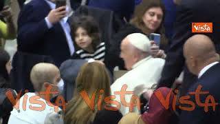 Cento anni dell'ospedale Bambin Gesù, Papa Francesco saluta i bambini malati