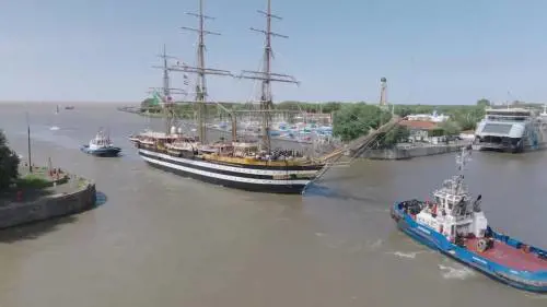 Prima tappa del tour mondiale dell'Amerigo Vespucci