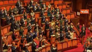 Meloni al Senato, la standing ovation del centrodestra al termine del suo intervento