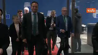 L'arrivo di Giorgia Meloni alla riunione del consiglio Ue