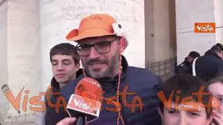 Domenica delle Palme, le voci dei fedeli in piazza San Pietro: "Il Papa è sempre il Papa"