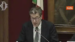 Giorgetti su privatizzazione Poste: "La quota del Mef vale 4,4 miliardi"