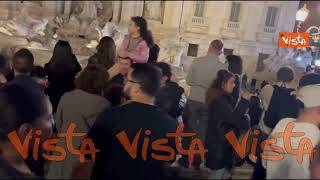 Pasqua 2024, tantissimi visitatori alla Fontana di Trevi