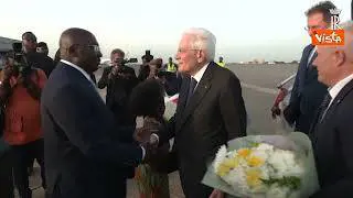 Mattarella accolto dai balli tradizionali al suo arrivo in Ghana