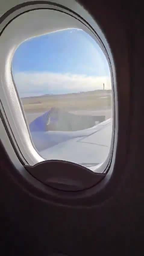 Copertura del motore si stacca da un Boeing 737 Southwest Airlines