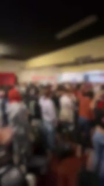 Congresso Osa a Roma: braccio teso e pugno chiuso tra i giovani comunisti