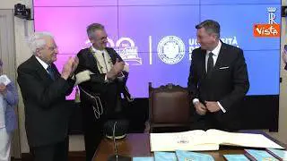 Mattarella accolto dagli applausi all'Università di Trieste per laurea honoris causa