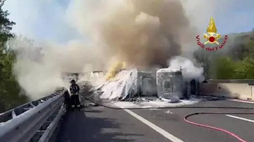 Incidente Autostrada A1, l'intervento dei Vigili del Fuoco