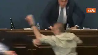 Parlamentare colpisce collega con un pugno in faccia in Georgia