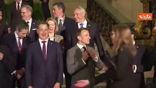 Consiglio Ue a Bruxelles, la foto di gruppo dei leader. Presente anche Meloni