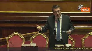 Salvini: "Governo non vuole penalizzare noleggi con conducente a vantaggio dei taxi"