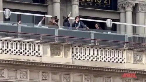 Festa Inter, Zanetti ai tifosi: "Abbiamo vinto grazie a voi"