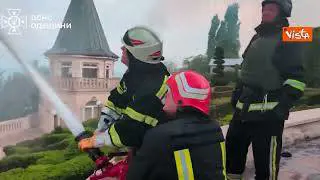 Attacco russo a Odessa, in fiamme il castello di "Harry Potter"