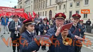 1 maggio, al corteo di Milano si suona "Bella Ciao"