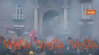 Primo Maggio a Napoli, lancio di vernice contro il portone della sede di Confindustria