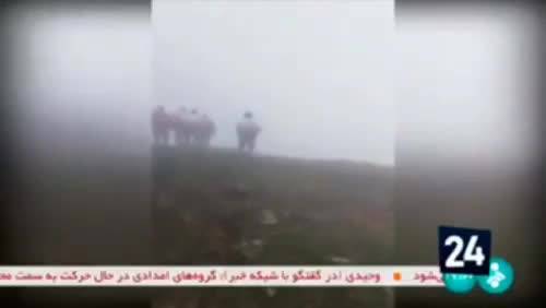 Iran, le prime squadre di soccorso nel luogo dell'incidente del presidente iraniano Raisi