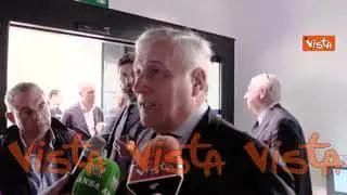Tajani: "La leva obbligatoria? Costerebbe troppo, meglio il servizio civile"