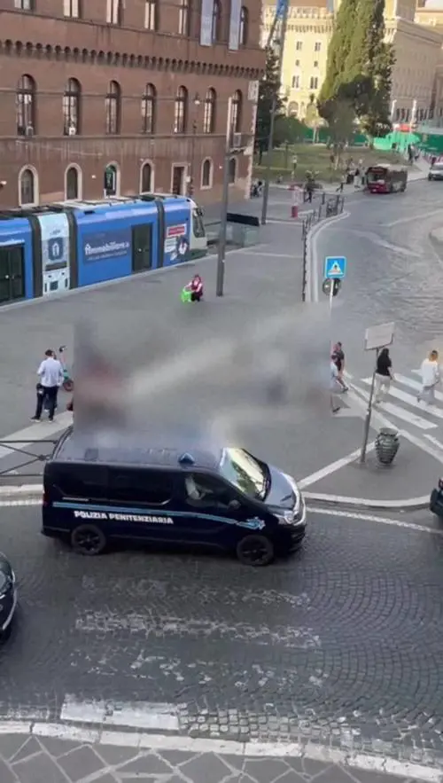 Un pomeriggio a Roma tra polizia penitenziaria e multe sui tram