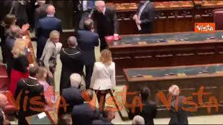 Meloni lascia l’Aula di Montecitorio al termine dell'evento dedicato a Matteotti