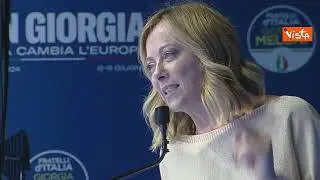 Meloni: "Ho rinunciato a tutto per non deludervi, ditemi che siete al mio fianco"