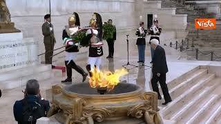 Festa della Repubblica, Mattarella depone corona all'Altare della Patria