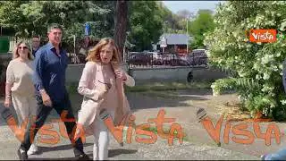 Elezioni europee, l'arrivo di Giorgia Meloni: "Come va? Siamo in silenzio elettorale"