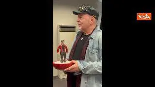 Il Presidente Lombardia Fontana premia Vasco Rossi: Con suoi concerti ha dato lustro a Lombardia