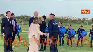 L'applauso dei leader del G7 ai paracadutisti della Folgore dopo l'atterraggio a Borgo Egnazia