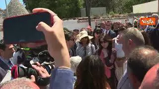 La signora Maria di Alberobello saluta le consorti dei leader del G7 in gita e si emoziona