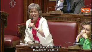 Frase choc della grillina Cherchi in Aula: Non dimenticate piazzale Loreto, col karma non si scherza