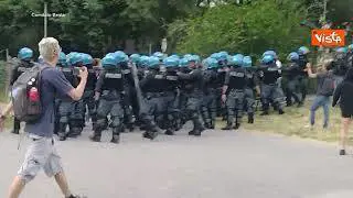 Scontri a Bologna al Parco Don Bosco, ambientalisti protestano per taglio degli alberi