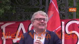 Studenti aggrediti a Roma, la manifestazione antifascista di solidarietà a piazza Vittorio