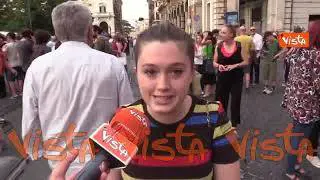 Studenti aggrediti a Roma, voci dei manifestanti al presidio: "Importante reagire a queste violenze"