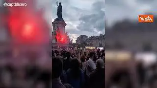 Le proteste a Parigi dopo i risultati delle elezioni francesi: "Siamo tutti antifascisti"