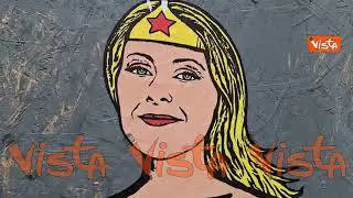 Meloni diventa Wonder Woman, il murale in slip dell'Europa e fiamma tricolore tatuata a Milano