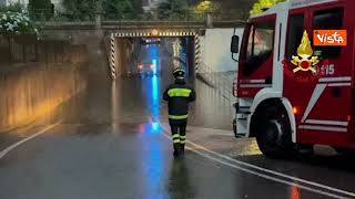 Maltempo e allagamenti in Lombardia, Vigili del Fuoco al lavoro a Varese e Como