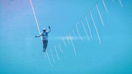 Slackline sullo Stretto di Messina: l'impresa di Jaan Roose 