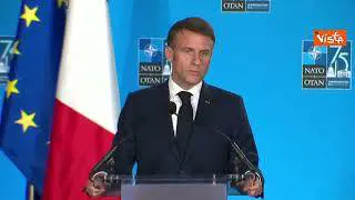 Macron difende Biden: "I lapsus capitano a tutti noi"