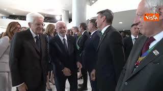 Mattarella e la foto con Lula, il Presidente brasiliano in posa con il doppio pollice in su